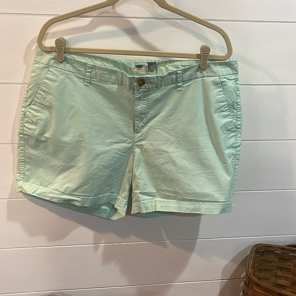 Old navy shorts women size 16 97% cotton - Picture 2 of 3